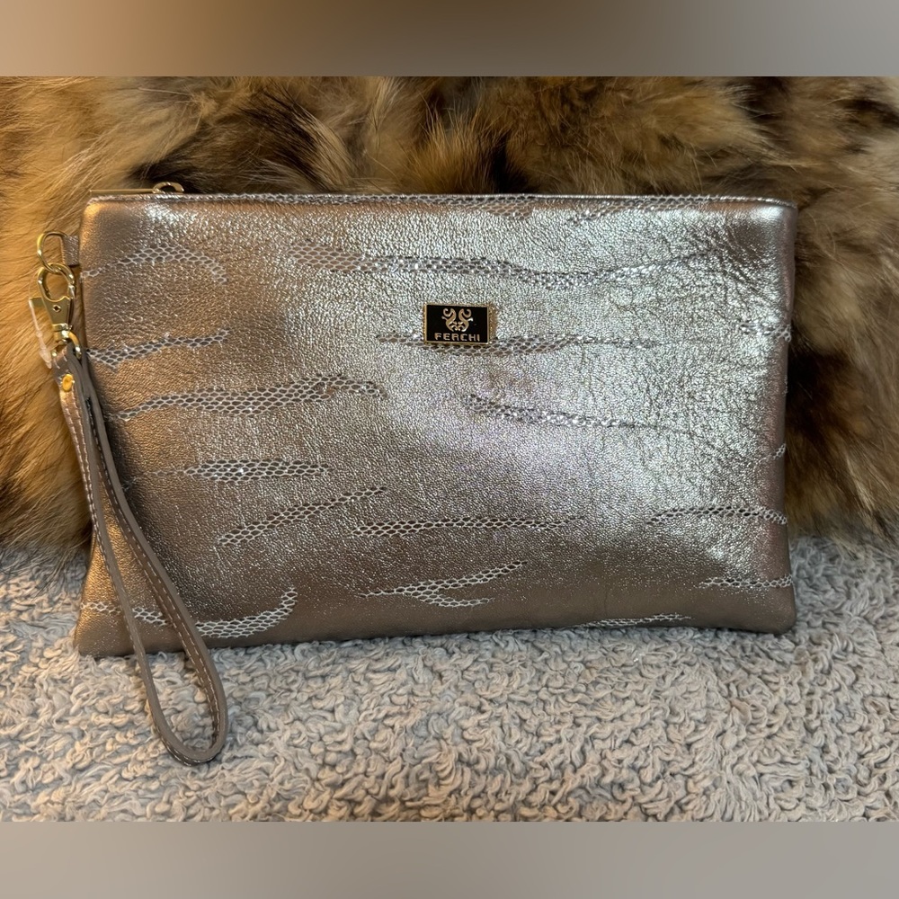 Ferchi gold, metallic leather clutch handmade in Spain